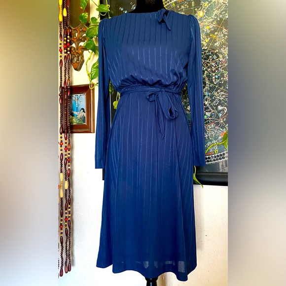 VTG Sheer Polyester Blue Dress. S/M. Belt. Elastic Waist. Tagless. - Picture 1 of 16